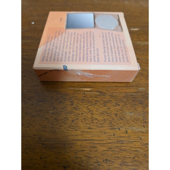 Mally XO Face Defender Matifiant .46 oz 13 g Full Size With Sponge Universal NIB - Picture 6 of 6